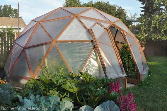 06-Great-DIY-Greenhouse-Projects