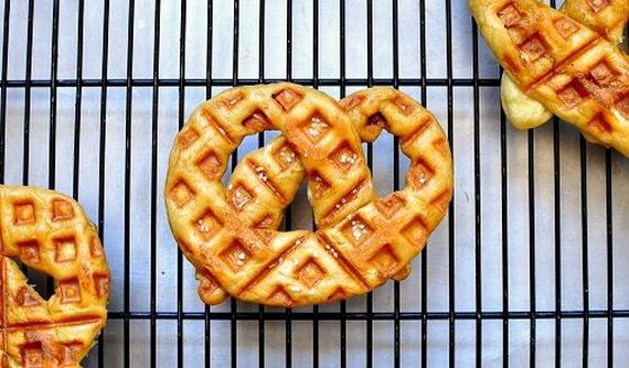 07-Things-You-Can-Cook-In-A-Waffle-Iron