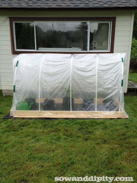 10-Great-DIY-Greenhouse-Projects