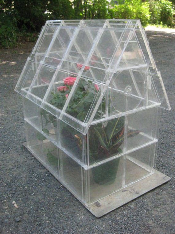 25-Great-DIY-Greenhouse-Projects