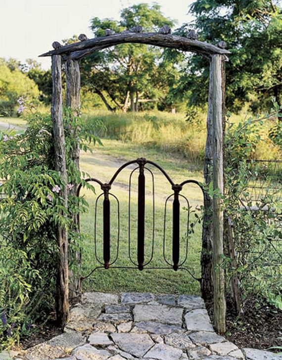 11-Beautiful-Garden-Gates-Yard-Home-Inspiration