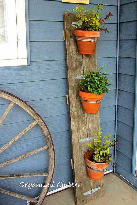22-Outdoor-Reclaimed-Wood-Projects-Woohome