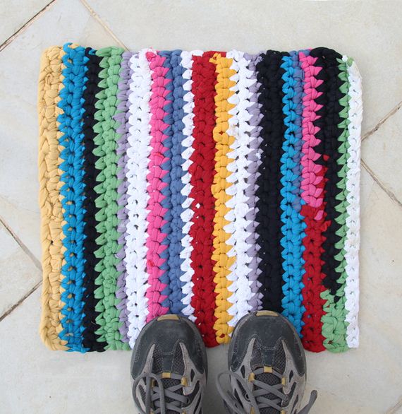 02-Awesome-DIY-Rugs-to-Brighten-up-Your-Home