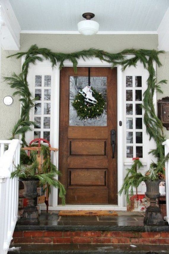 04-Front-Porch-Christmas-Decor