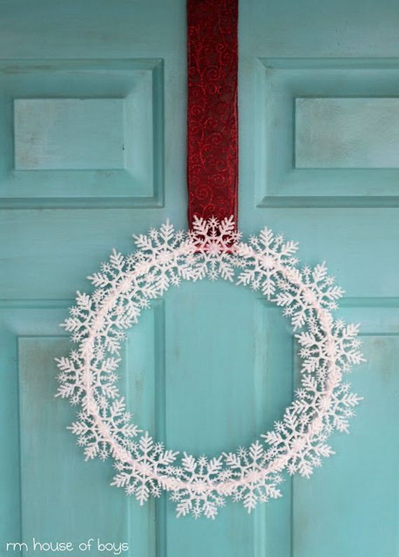 12-holiday-wreath-with-antlers