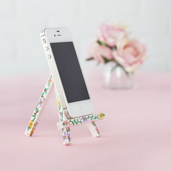 27-diy-iphone-stand