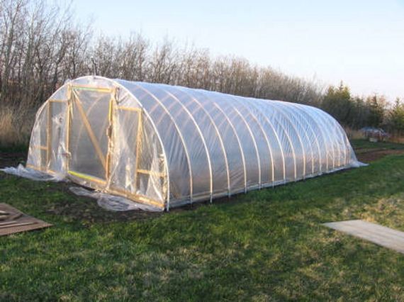 33-Great-DIY-Greenhouse-Projects
