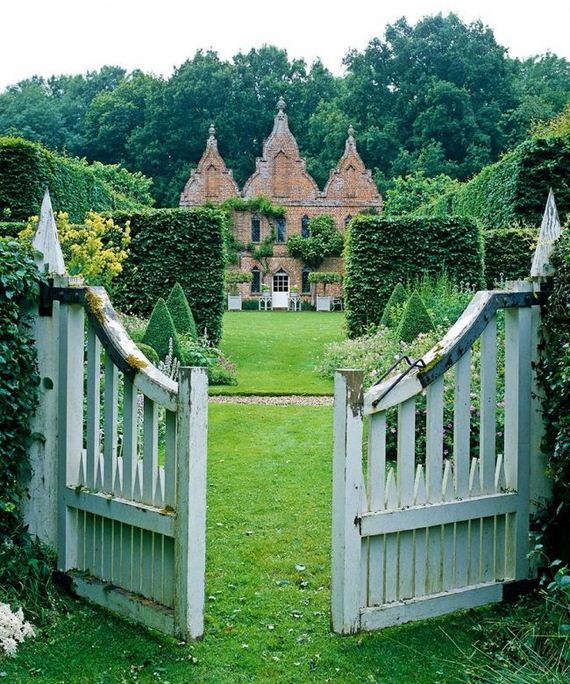 04-Beautiful-Garden-Gates-Yard-Home-Inspiration