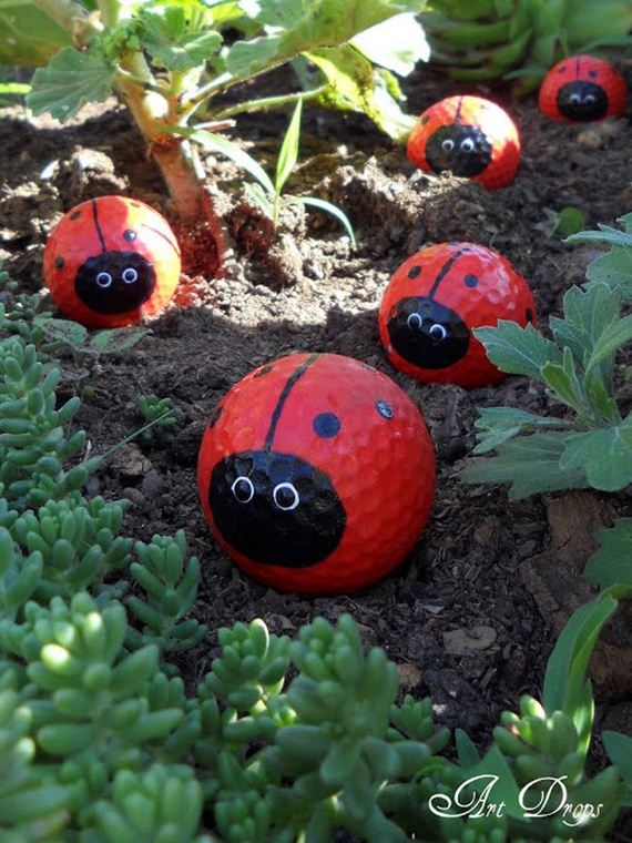 06-Eye-Catching-DIY-Garden-Decorations