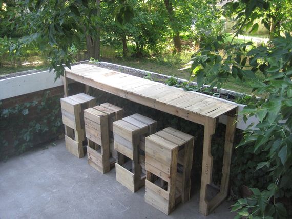 13-Awesome-DIY-Outside-Bar-Ideas