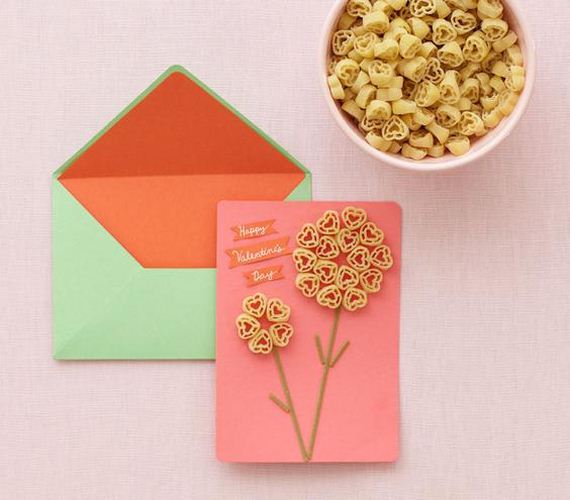06-fun-crafts-made-dried-pasta