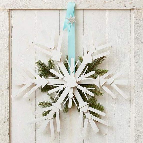 13-holiday-wreath-with-antlers