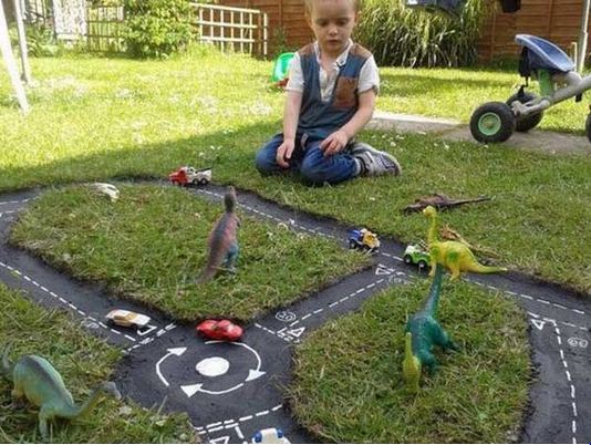 Cool DIY Outdoor Play Areas For Kids