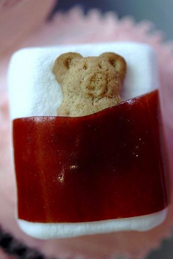 02-bear-snack