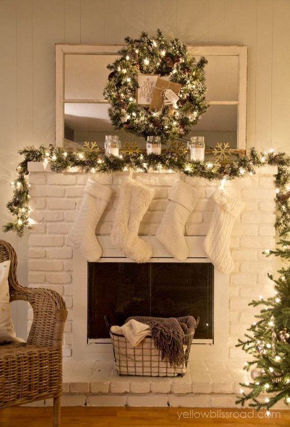 04-christmas-mantel-decorating-ideas