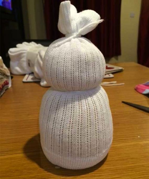 10-make-sock-snowmen