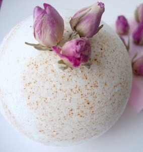 12 Fizzy Bath Bomb Tutorials