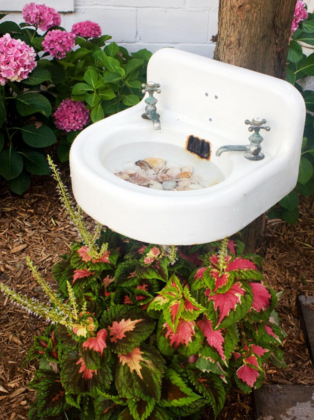 Amazing DIY Bird Bath Ideas