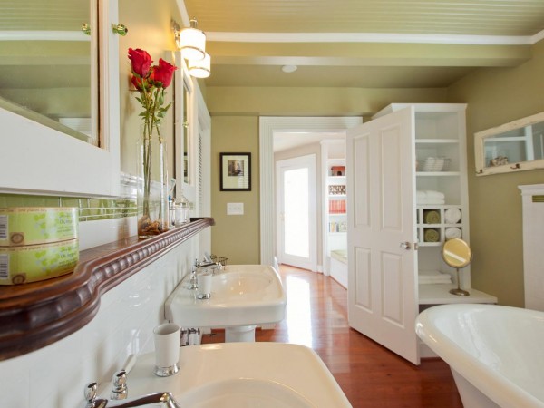 Amazing Ways To Declutter Your Bathroom