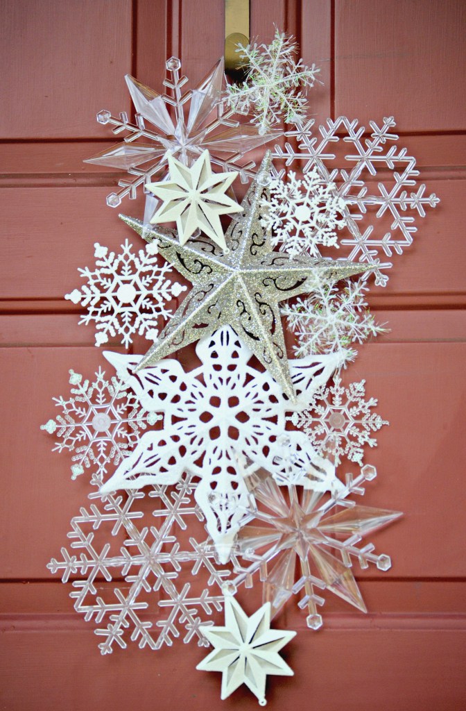 Amazing DIY Christmas Door Decorations To Greet Your Guests With This Year