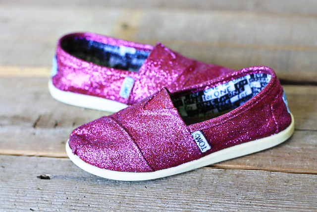 Awesome Glitter-Inspired Fashion DIYs