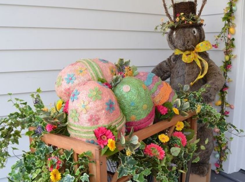 DIY Easter Outdoor Decorations