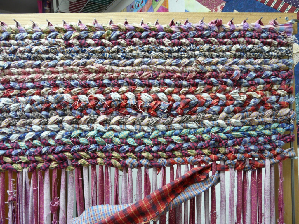 Easy And Fun DIY Rag Rugs