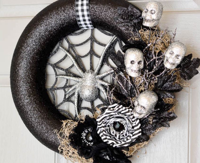 Awesome DIY Halloween Door Wreaths