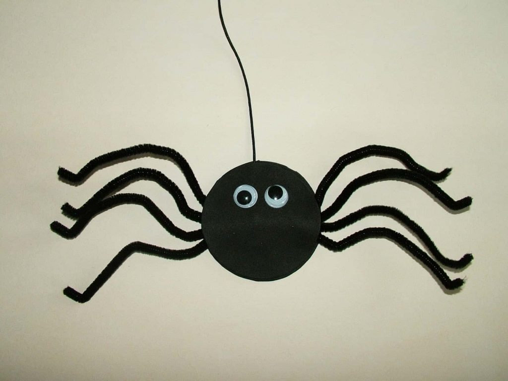 12 Spooky Spider DIY Crafts