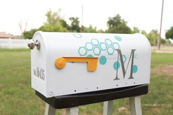 12 Cool DIY Mailboxes