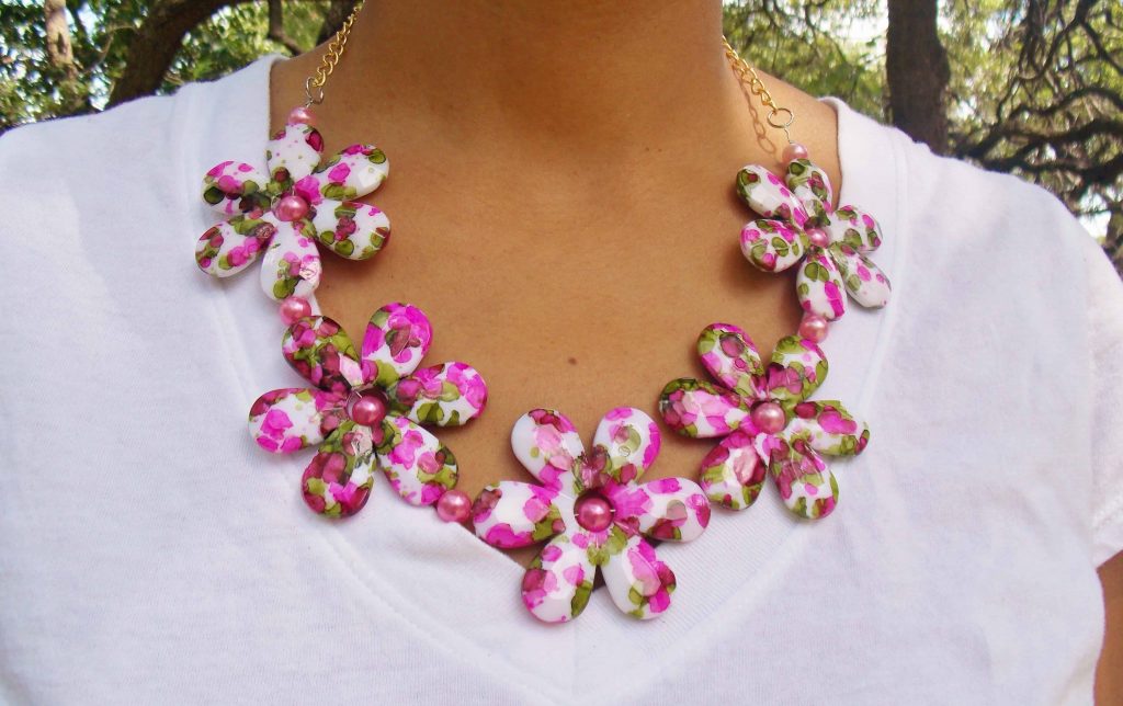 15 Cool DIY Floral Jewelry Ideas