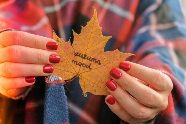 25 Amazing Thanksgiving Nail Ideas