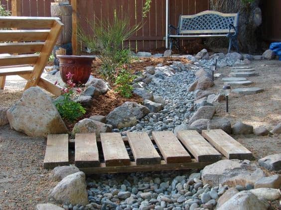 30 Amazing Dry Creek Landscaping Ideas