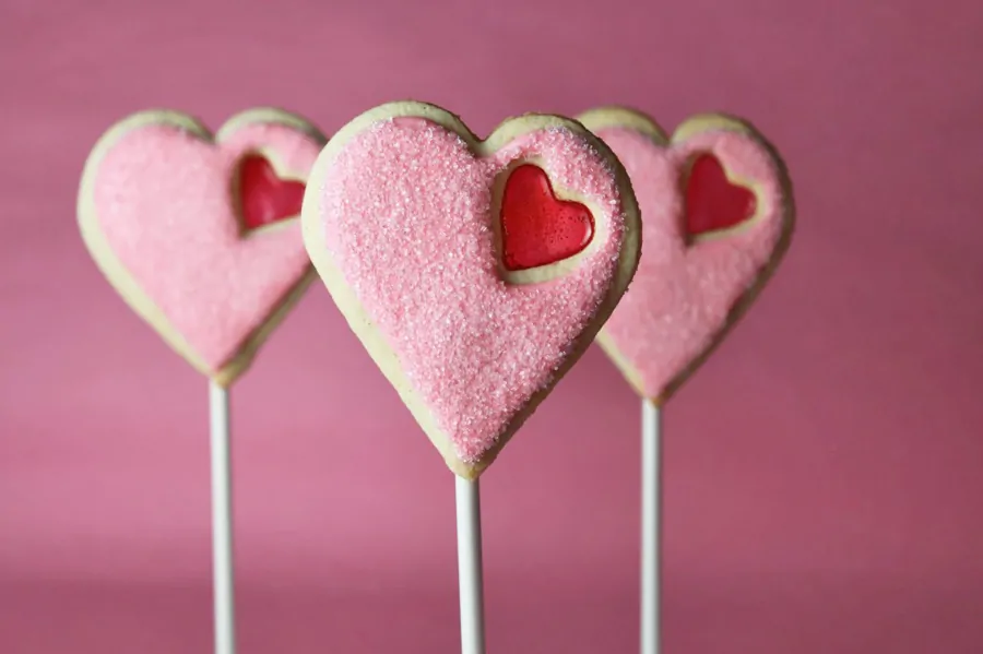 15 Amazing Valentine’s Day Cookie Recipes