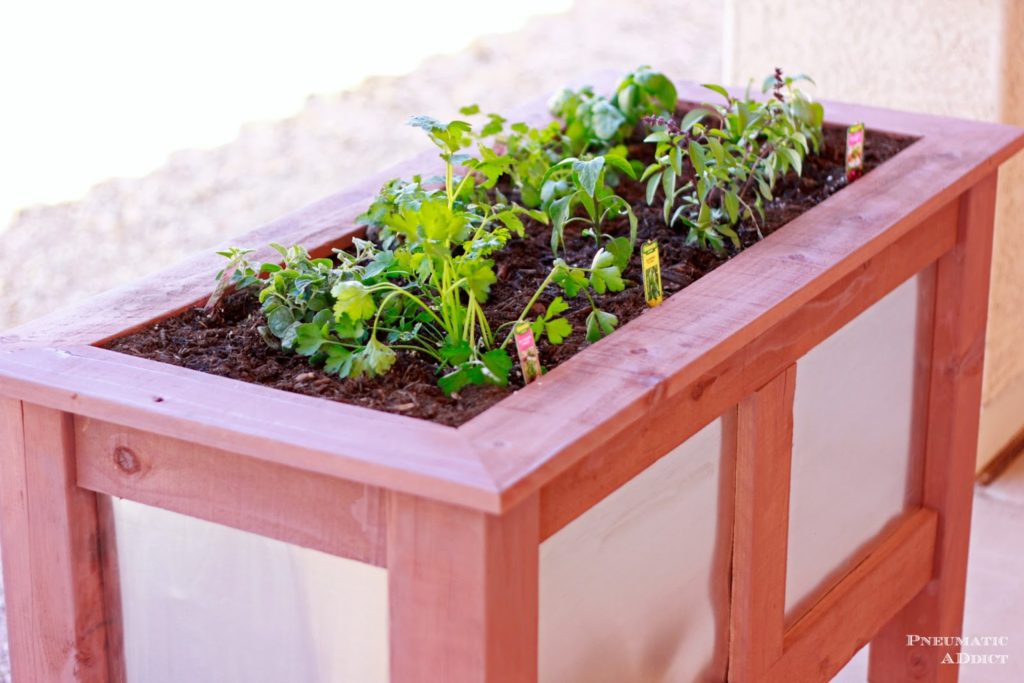 13 Amazing DIY Wooden Planters