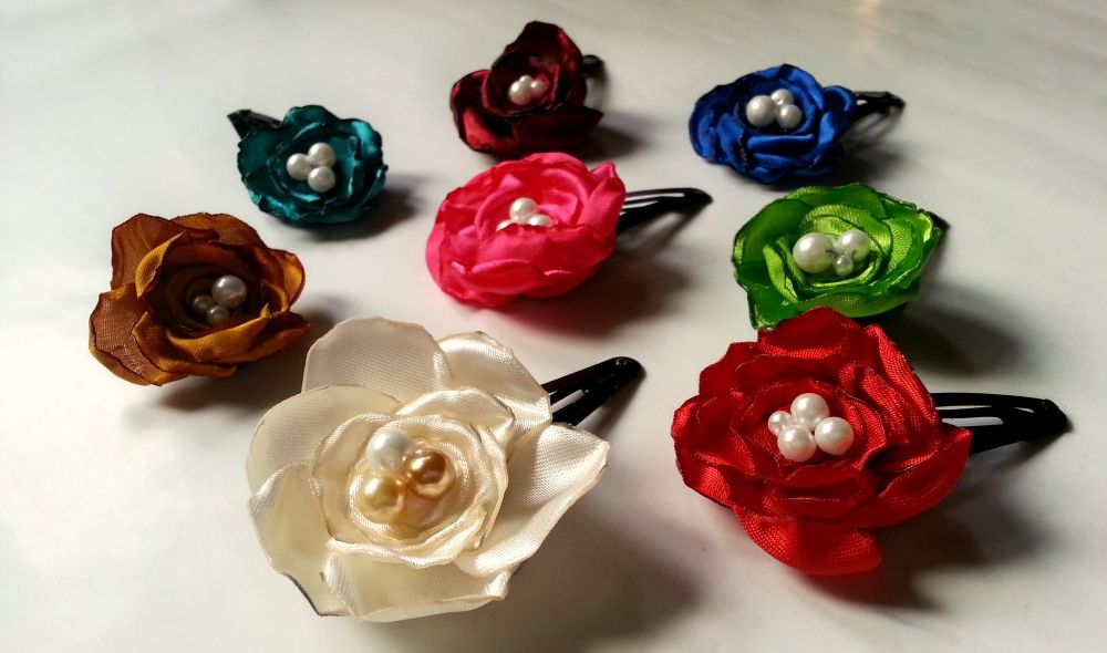 20+ Amazing Flower Hair Accessories For This Spring