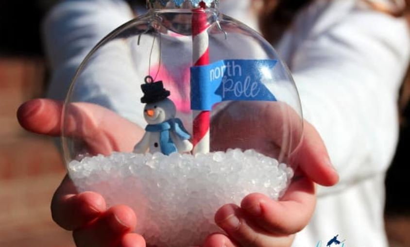 15 Easy Homemade Christmas Ornaments Anyone Can Make